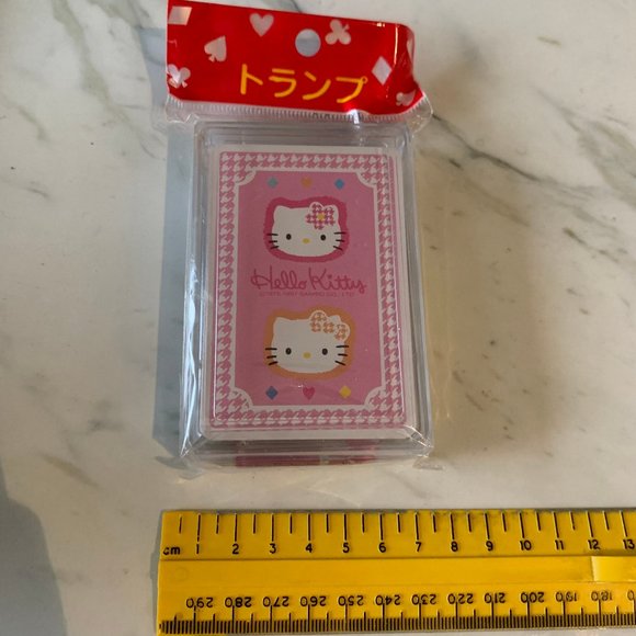 VINTAGE 1997 HELLO KITTY PLAYING CARDS UNOPENED - Picture 1 of 6